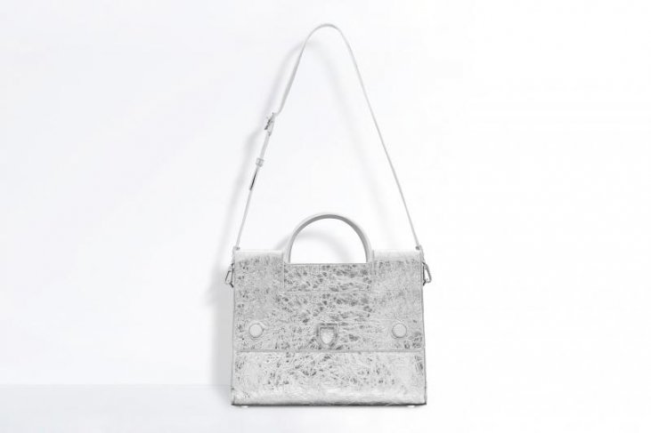 Лук дня: Рианна посетила фотостудию на Манхэттене